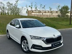 Alb Utilizat 2021 Skoda Octavia Ambition Berlinǎ | 13.850 EUR (Preț bun)