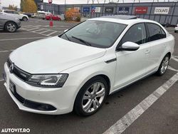 Culoarealb Utilizat 2013 VW Jetta Hybrid Berlinǎ | 8.390 EUR