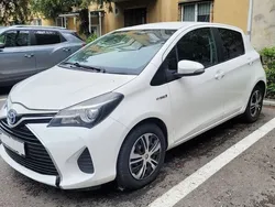Alb Utilizat 2017 Toyota Yaris Hybrid Terra | 8.800 EUR