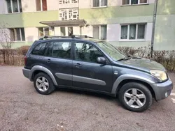 Utilizat 2004 Toyota RAV4 SUV | 3.300 EUR (Preț bun)