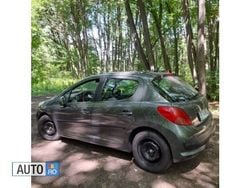 Verde Utilizat 2007 Peugeot 207 Hatchback | 2.400 EUR (Preț OK)
