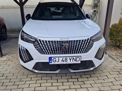 Alb Utilizat 2024 Peugeot 2008 GT SUV | 24.495 EUR (Puțin scump)