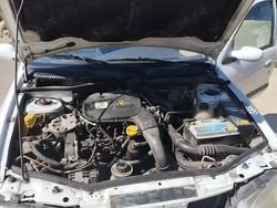 Alb Utilizat 2002 Renault Mégane Berlinǎ | 2.500 EUR (Scump)