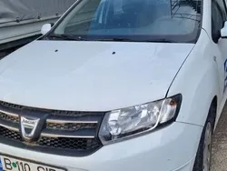 Alb Utilizat 2016 Dacia Sandero Lauréate Hatchback | 3.784 EUR (Super Preț)