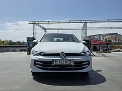 Alb Nouă 2024 VW Golf VIII Hatchback | 24.990 EUR (Preț bun)