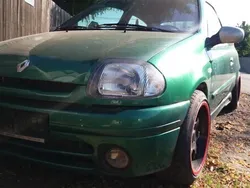 Utilizat 2001 Renault Clio II Hatchback | 760 EUR (Preț bun)