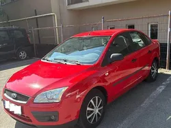 Culoarerosu Utilizat 2005 Ford Focus Berlinǎ | 2.200 EUR (Puțin scump)