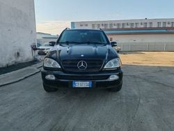 Utilizat 2005 Mercedes ML270 SUV | 4.500 EUR