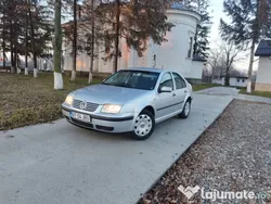Utilizat 2004 VW Bora Berlinǎ | 1.450 EUR