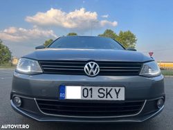 Gri Utilizat 2013 VW Jetta Highline Berlinǎ | 6.600 EUR (Preț OK)