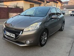 Culoaremaro Utilizat 2014 Peugeot 208 Allure Hatchback | 5.990 EUR