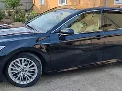Utilizat 2020 Toyota Camry Berlinǎ | 27.000 EUR (Preț bun)