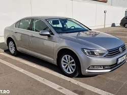 Gri Utilizat 2015 VW Passat Berlinǎ | 11.800 EUR (Preț bun)
