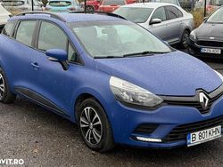 Culoarealbastru Utilizat 2019 Renault Clio GrandTour Life Break | 5.500 EUR (Preț bun)