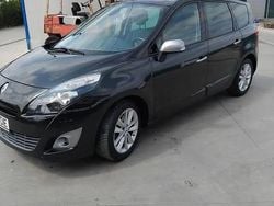 Culoarenegru Utilizat 2013 Renault Scénic III Monovolum | 2.750 EUR (Super Preț)