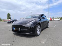 Culoarenegru Utilizat 2023 Tesla Model Y RWD SUV | 28.900 EUR
