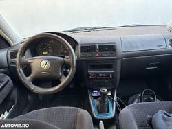 Culoarenegru Utilizat 2000 VW Golf IV Comfortline Break | 900 EUR (Super Preț)