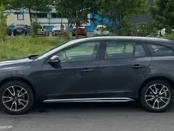 Gri Utilizat 2017 Volvo V60 CC Summum Break | 13.500 EUR