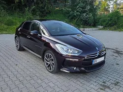 Culoarealte culori Utilizat 2014 Citroën DS5 Sport Chic Hatchback | 11.200 EUR