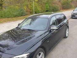 Culoarenegru Utilizat 2015 BMW 320 Sport Line Break | 9.100 EUR (Preț bun)