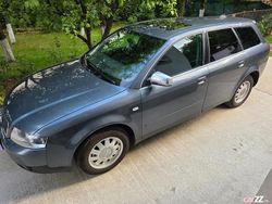 Gri Utilizat 2002 Audi A4 Hatchback | 1.900 EUR (Preț bun)