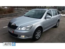 Argintiu Utilizat 2011 Skoda Octavia Break | 6.290 EUR (Puțin scump)