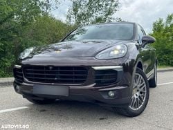 Maro Utilizat 2017 Porsche Cayenne SUV | 31.900 EUR (Preț bun)