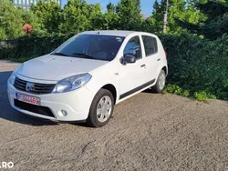 Alb Utilizat 2011 Dacia Sandero Hatchback | 2.190 EUR (Preț bun)