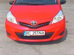 Rosu Utilizat 2013 Toyota Yaris Hatchback | 5.950 EUR