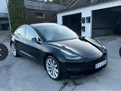 Utilizat 2019 Tesla Model 3 Berlinǎ | 23.500 EUR (Preț bun)