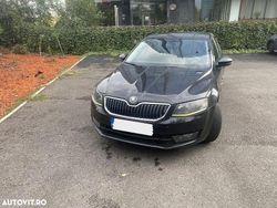 Culoarenegru Utilizat 2015 Skoda Octavia Style Berlinǎ | 8.200 EUR (Preț bun)