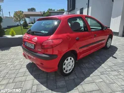 Culoarerosu Utilizat 2005 Peugeot 206 Hatchback | 1.700 EUR (Puțin scump)