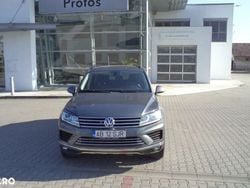 Gri Utilizat 2017 VW Touareg SUV | 16.940 EUR (Super Preț)