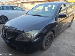 Negru Utilizat 2004 Mitsubishi Lancer Comfort Edition Break | 780 EUR