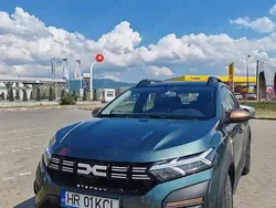 Verde Utilizat 2024 Dacia Sandero Stepway Hatchback | 16.950 EUR (Scump)