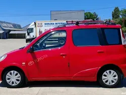 Rosu Utilizat 2001 Toyota Yaris Verso Monovolum | 1.450 EUR