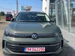 Culoareverde Nouă 2025 VW Tiguan Life SUV | 38.642 EUR (Preț OK)