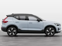 ["cloud blue"] Utilizat 2024 Volvo XC40 Plus SUV | 38.400 EUR (Super Preț)