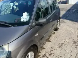 Utilizat 2005 Renault Scénic II Monovolum | 1.400 EUR
