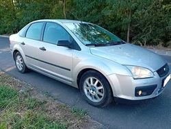 Argintiu Utilizat 2005 Ford Focus Berlinǎ | 2.200 EUR (Puțin scump)