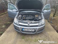 Gri Utilizat 2006 Opel Astra Break | 1.199 EUR (Preț bun)