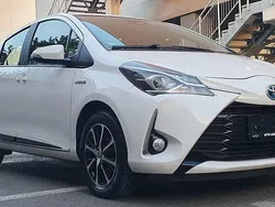 Alb Utilizat 2018 Toyota Yaris Hybrid Team | 11.489 EUR (Puțin scump)