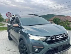 Verde Utilizat 2023 Dacia Jogger Extreme Monovolum | 13.900 EUR (Preț bun)