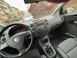 Utilizat 2005 VW Golf Plus Monovolum | 2.600 EUR