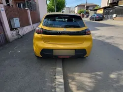 Galbeuriu Utilizat 2023 Peugeot 208 Active Hatchback | 14.300 EUR (Puțin scump)