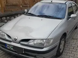 Utilizat 1999 Renault Mégane Berlinǎ | 700 EUR