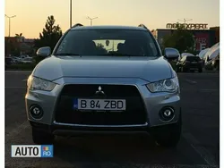 Gri Utilizat 2011 Mitsubishi Outlander SUV | 12.350 EUR