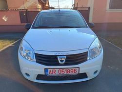 Utilizat 2010 Dacia Sandero Hatchback | 2.650 EUR (Preț bun)