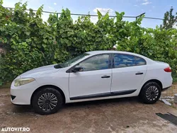 Culoarealb Utilizat 2011 Renault Fluence Berlinǎ | 2.300 EUR (Scump)
