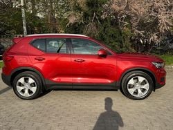 Culoarerosu Utilizat 2018 Volvo XC40 Momentum SUV | 27.000 EUR (Scump)